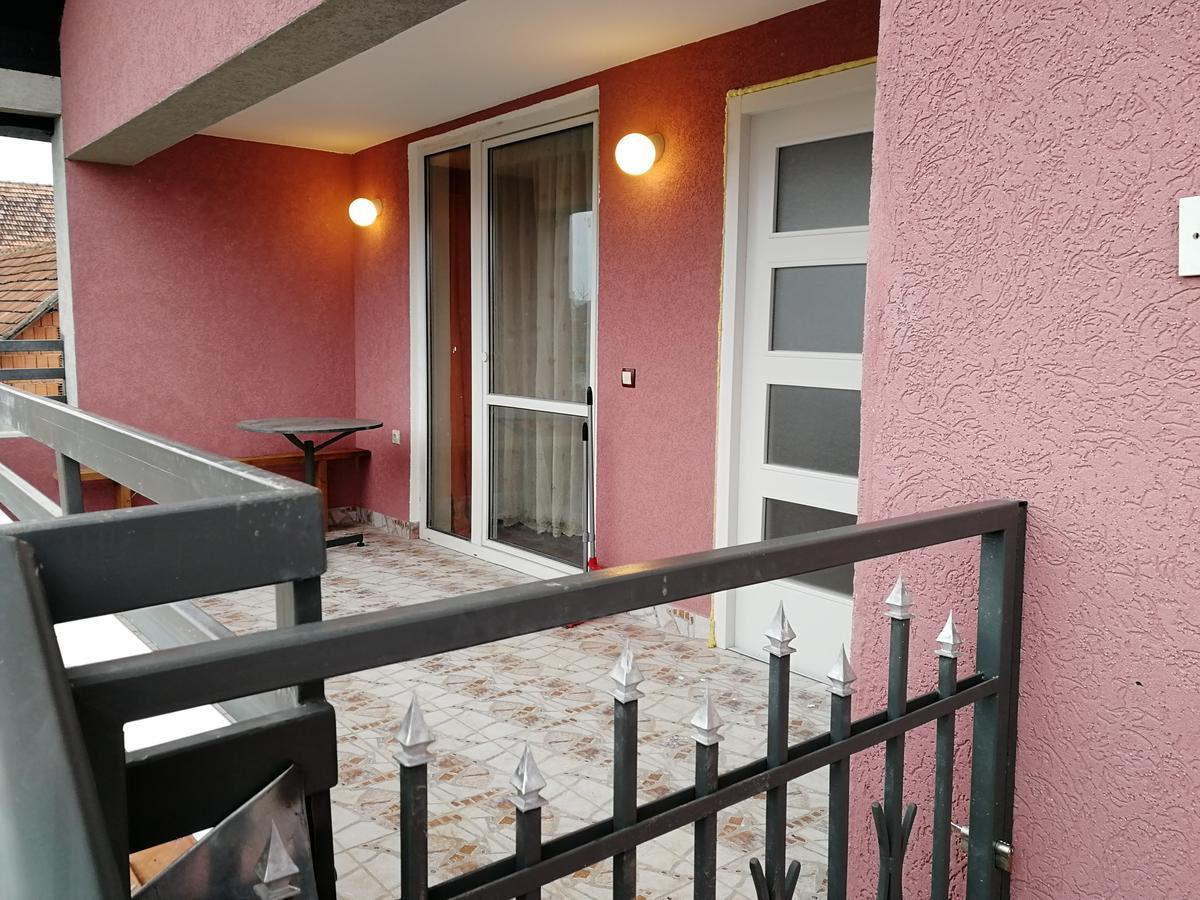 Apartments "Predah Kod Baraca" Ni エクステリア 写真